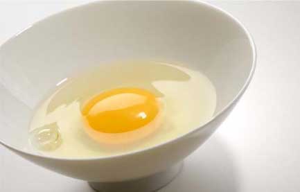 Apply Egg White On The Scalp