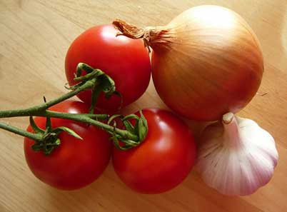  onions ,garlic and tomato